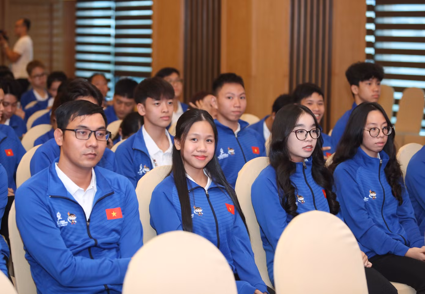 Lâm Tài, VĐV đến từ Trung tâm huấn luyện thể thao TP. HCM cho biết, trước khi đến với ASG em đã tập luyện, rèn luyện thể lực rất nhiều với mong muốn bước vào giải đấu sẽ có thể trạng tốt nhất. “Năm nay là lần đầu tiên em tham gia nên rất háo hức để thể hiện bản thân, em đặt mục tiêu là sẽ giành huy chương vàng về cho đoàn thể thao Việt Nam. Dù biết là khó khăn nhưng em sẽ cố gắng hết mình”, Tài chia sẻ. Lâm Tài, VĐV đến từ Trung tâm huấn luyện thể thao TP. HCM cho biết, trước khi đến với ASG em đã tập luyện, rèn luyện thể lực rất nhiều với mong muốn bước vào giải đấu sẽ có thể trạng tốt nhất. “Năm nay là lần đầu tiên em tham gia nên rất háo hức để thể hiện bản thân, em đặt mục tiêu là sẽ giành huy chương vàng về cho đoàn thể thao Việt Nam. Dù biết là khó khăn nhưng em sẽ cố gắng hết mình”, Tài chia sẻ.