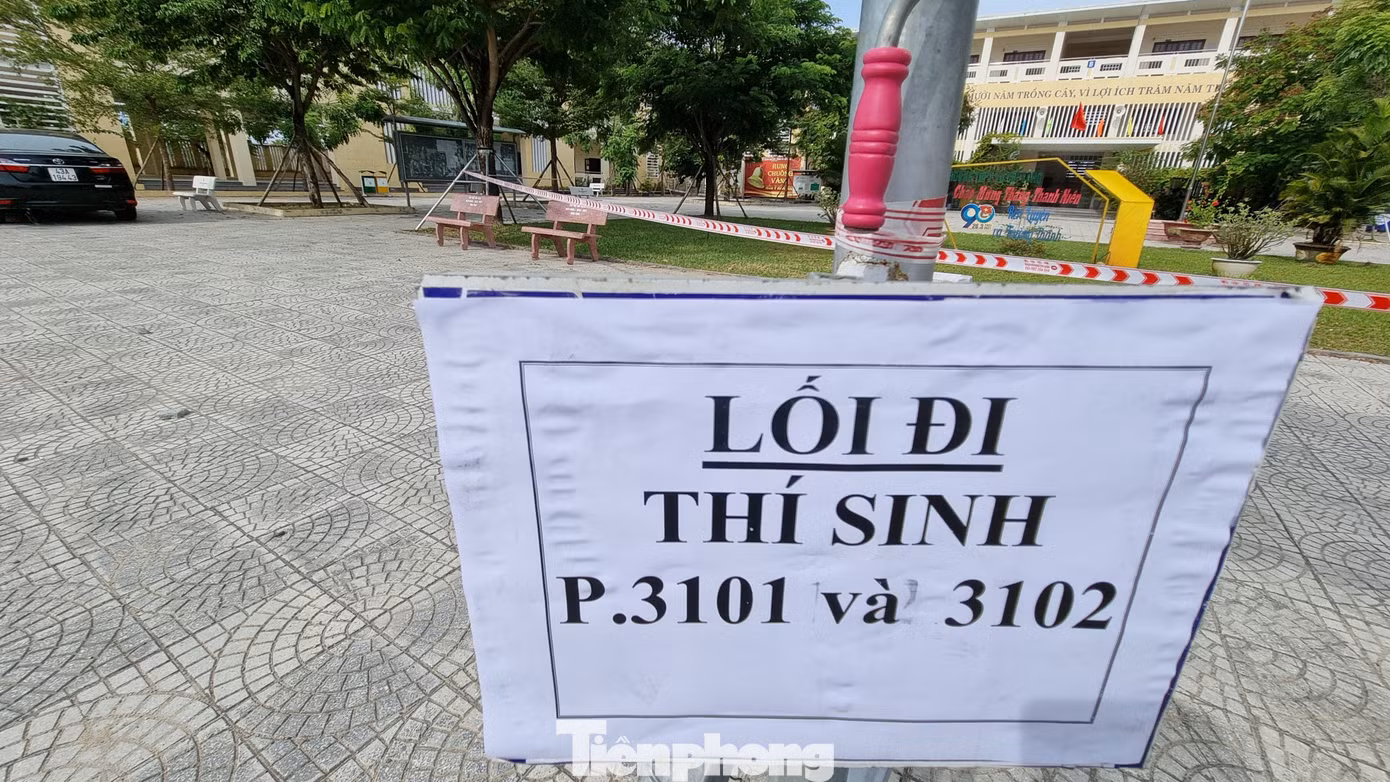 Thí sinh F1và F2 đi một lối, thí sinh khu vực cách ly y tế đi một riêng.