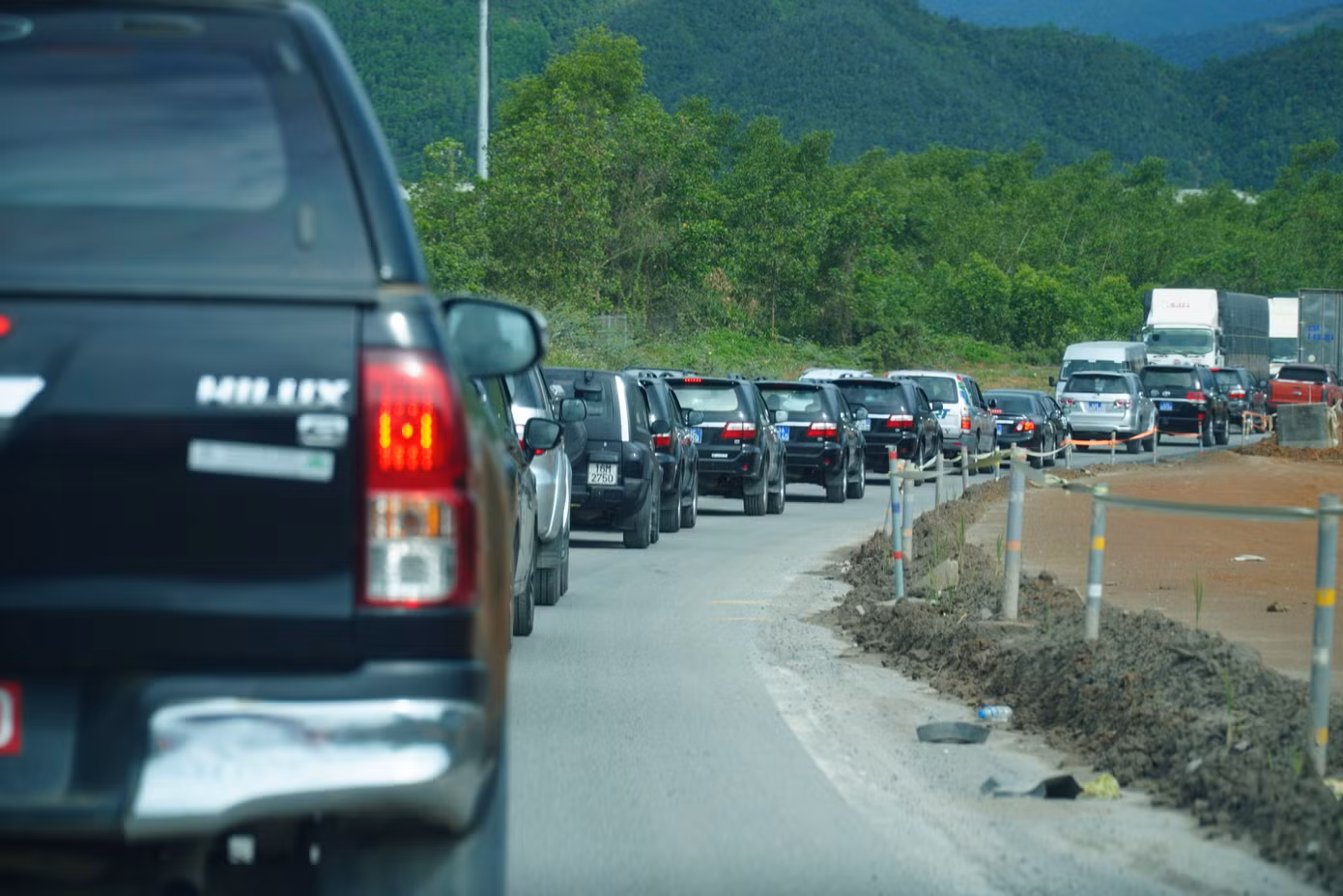 “Tranh thủ thời gian đầu năm thời tiết đẹp đơn vị thi công phải nỗ lực đẩy nhanh tiến độ. Đảm bảo đến 30/8 thông tuyến chính, 30/12 thông toàn bộ tuyến”, Bí thư Thành ủy Đà Nẵng Nguyễn Văn Quảng yêu cầu.