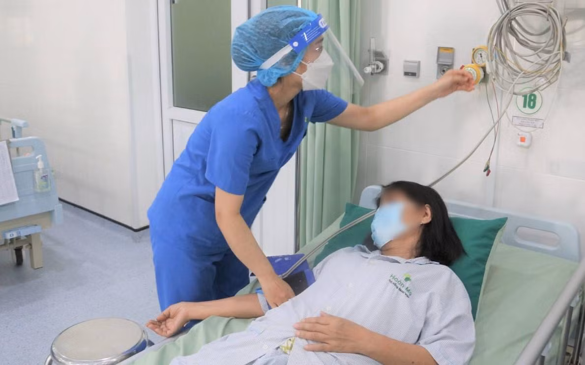 Trường hợp bị phản vệ độ III do sử dụng mỹ phẩm trôi nổi có thể nguy hiểm đến tính mạng.