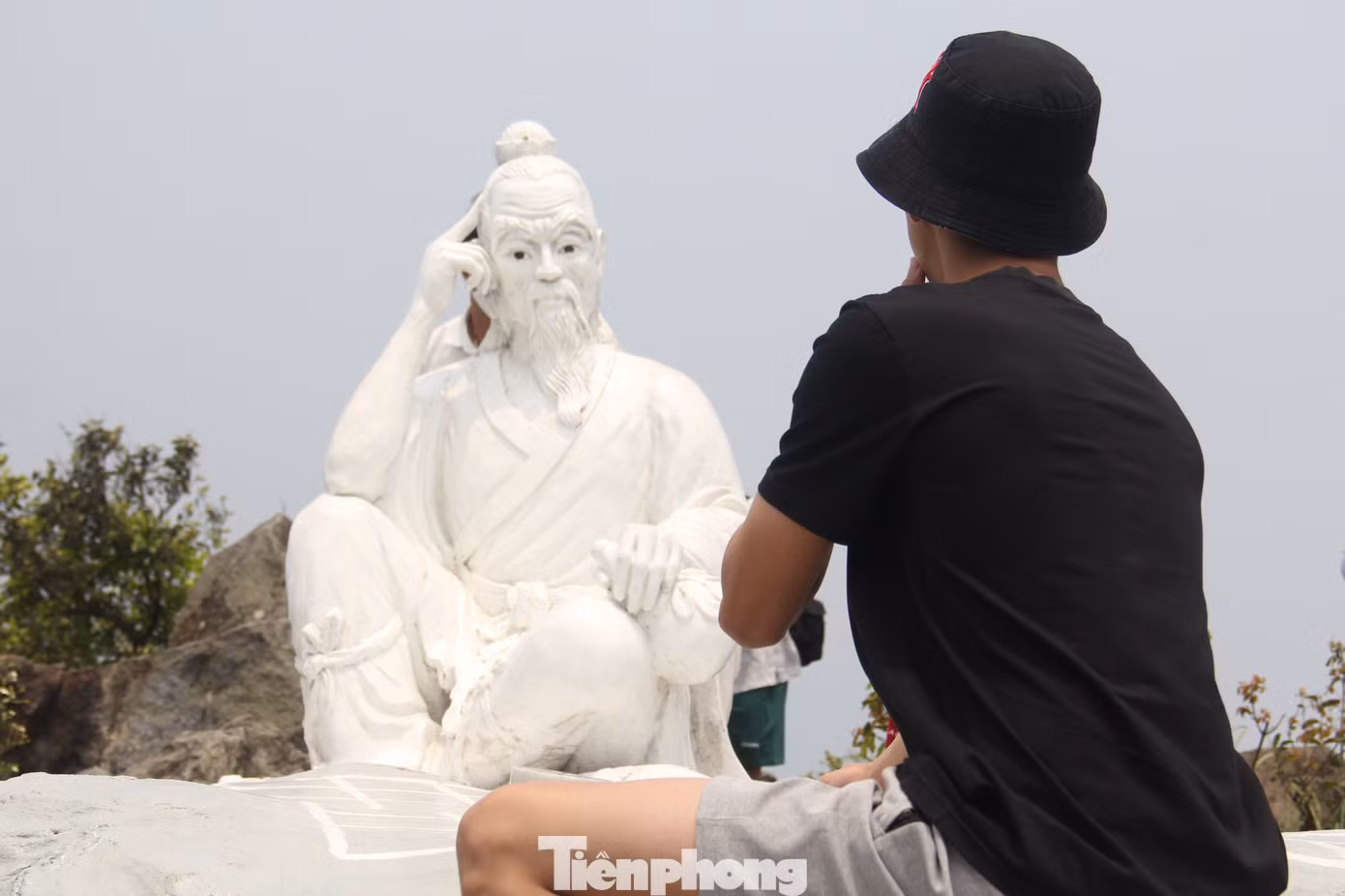 Đánh cờ với tiên ông.