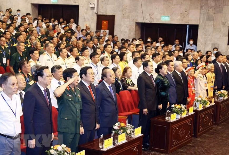 Chủ tịch nước Nguyễn Xuân Phúc và các đại biểu dự buổi lễ. (Ảnh: Thống Nhất/TTXVN) Chủ tịch nước Nguyễn Xuân Phúc và các đại biểu dự buổi lễ. (Ảnh: Thống Nhất/TTXVN)