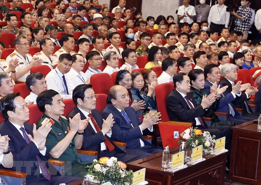 Chủ tịch nước Nguyễn Xuân Phúc và các đại biểu dự Lễ kỷ niệm. (Ảnh: Thống Nhất/TTXVN) Chủ tịch nước Nguyễn Xuân Phúc và các đại biểu dự Lễ kỷ niệm. (Ảnh: Thống Nhất/TTXVN)