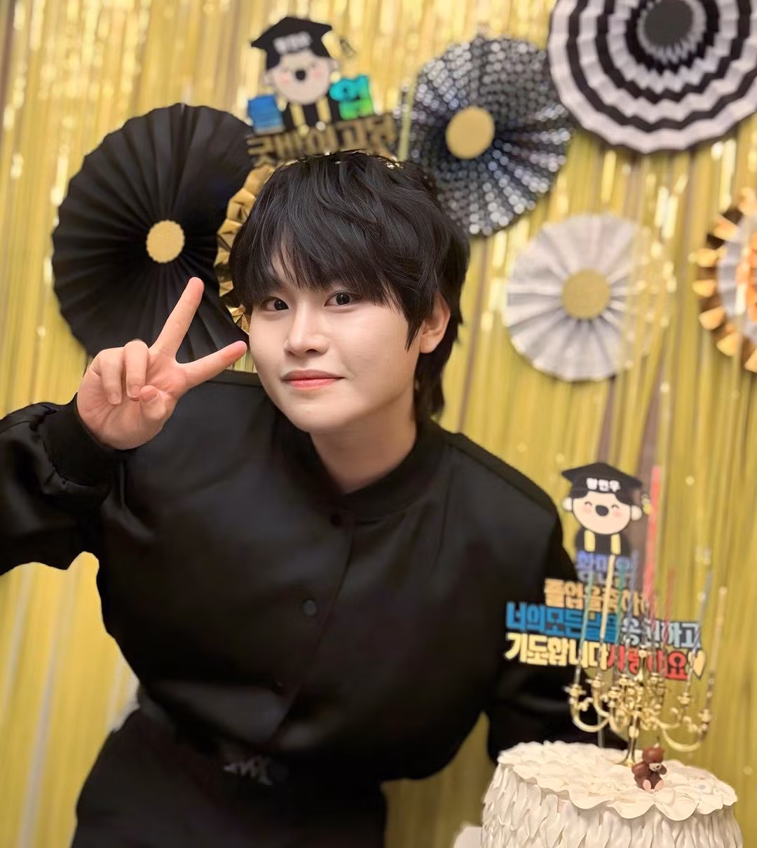Năm 2019, Min Woo phải đăng tải video đính chính bản thân không mắc bệnh u não như thông tin thất thiệt lan truyền trên mạng xã hội, ảnh hưởng đến công việc và cuộc sống của cậu.