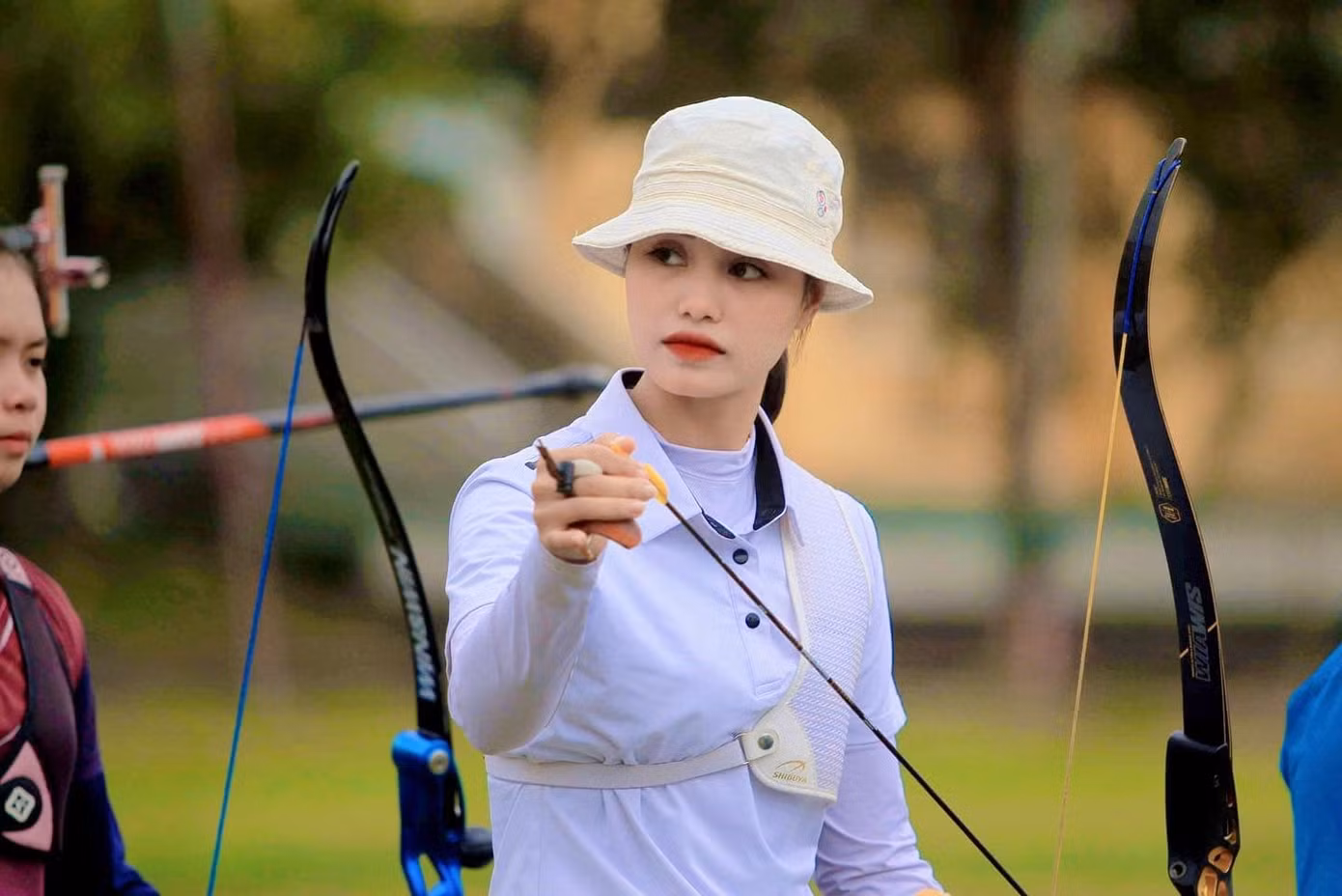 Đỗ Thị Ánh Nguyệt sinh năm 2001, quê Hưng Yên, gây ấn tượng bởi vẻ ngoài tươi tắn, năng động. Đỗ Thị Ánh Nguyệt sinh năm 2001, quê Hưng Yên, gây ấn tượng bởi vẻ ngoài tươi tắn, năng động.