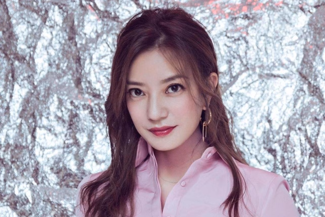 Triệu Vy tiếp tục bị đóng băng tài sản.