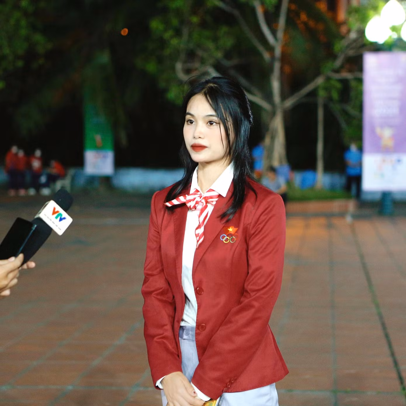 Cùng ngày thi đấu với Ánh Nguyệt là cung thủ Lê Quốc Phong. Anh bước vào so tài nội dung cung 1 dây cá nhân nam khung 19h15-22h15. Cùng ngày thi đấu với Ánh Nguyệt là cung thủ Lê Quốc Phong. Anh bước vào so tài nội dung cung 1 dây cá nhân nam khung 19h15-22h15.