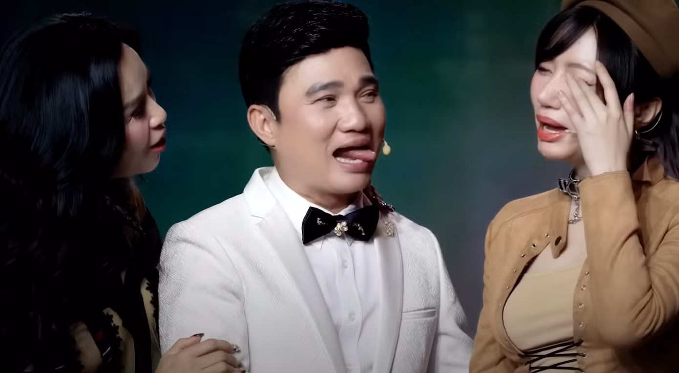 Orange quỳ xin lỗi Thanh Lam khi từ chối cô, tuy nhiên kết quả họ vẫn bốc thăm chung đội. Orange quỳ xin lỗi Thanh Lam khi từ chối cô, tuy nhiên kết quả họ vẫn bốc thăm chung đội.