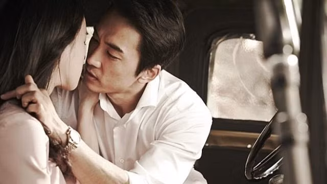 Cảnh nóng của Song Seung Hun và bạn diễn kém 14 tuổi Lim Ji Yeon.