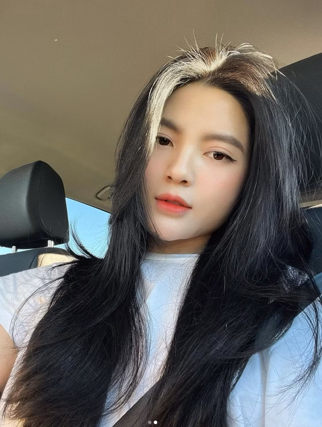 Cận cảnh nhan sắc bạn gái Quang Hải. Nhiều khán giả nhận xét Chu Thanh Huyền có nét phu thê với nam cầu thủ. Cận cảnh nhan sắc bạn gái Quang Hải. Nhiều khán giả nhận xét Chu Thanh Huyền có nét phu thê với nam cầu thủ.