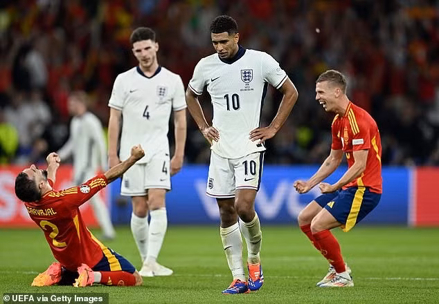 Anh một lần nữa nhận trái đắng khi thua ở trận chung kết Euro 2024 mặc dù đã rất gần với danh hiệu lớn đầu tiên kể từ năm 1966. Vua Charles tự hào về hành trình của tuyển Anh, kêu gọi các cầu thủ "ngẩng cao đầu".