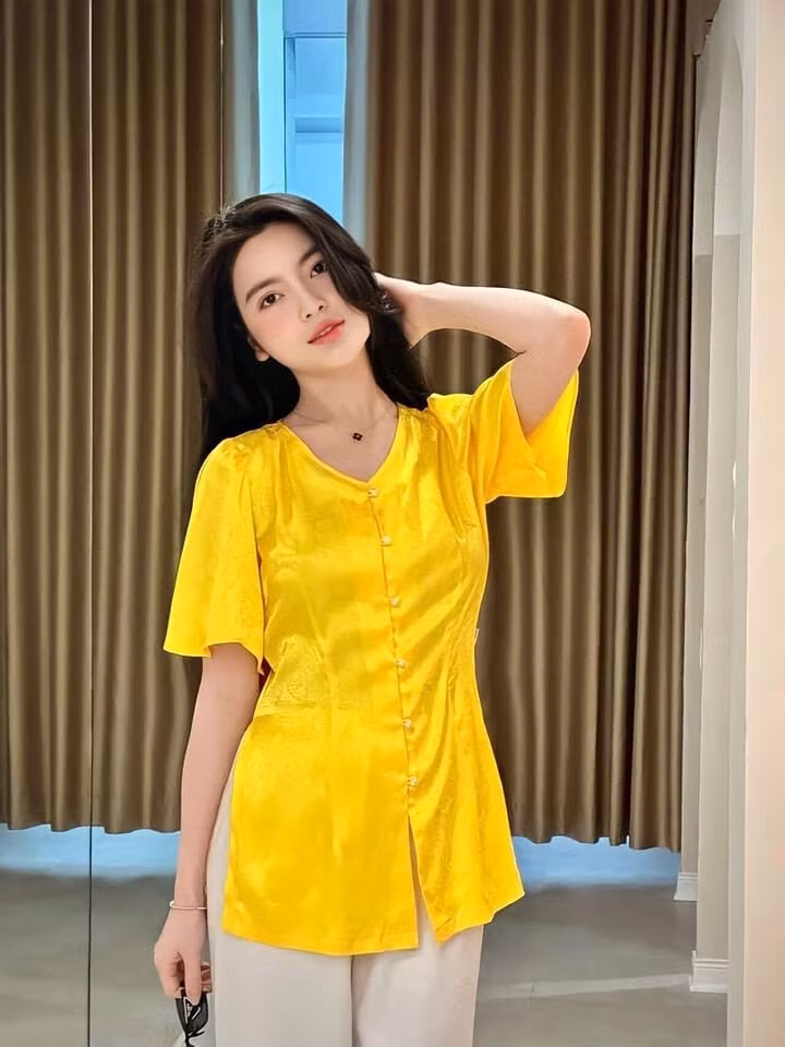 Nàng WAGs 23 tuổi "biến hóa" với đa dạng phong cách. Nàng WAGs 23 tuổi "biến hóa" với đa dạng phong cách.