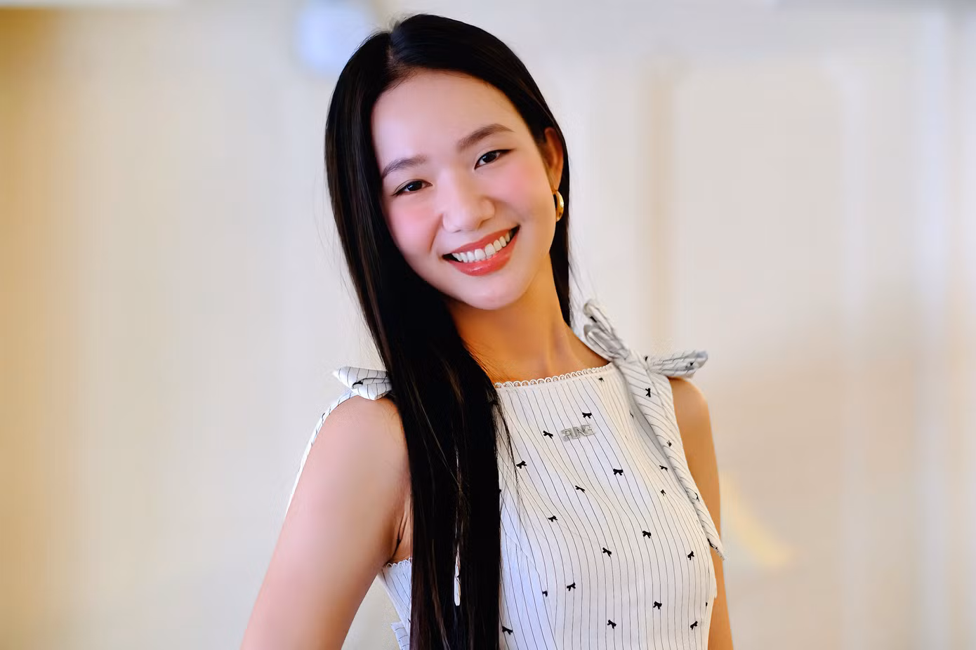 Là thí sinh chủ nhà, Nguyễn Phương Nhi háo hức chào đón các thí sinh đến từ nhiều tỉnh, thành đến với TP Huế để tham dự vòng chung kết. Một tháng qua, cô tích cực tập luyện thể thao rèn luyện vóc dáng, trau dồi các kỹ năng. Phương Nhi nói cô tập thêm môn boxing để rèn luyện sức bền, sự dẻo dai. "Tôi đã giảm được 1-2 kg. Sắp tới chúng tôi sẽ đo lại nhân trắc học nên tôi muốn mình có vóc dáng săn chắc và số đo ba vòng ưng ý nhất", cô nói.