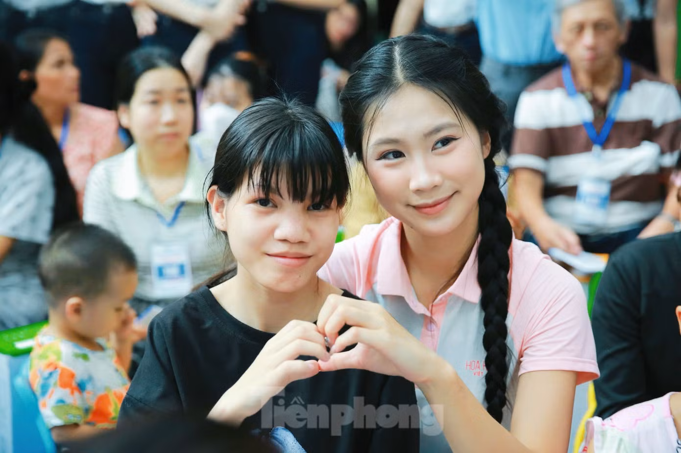 Hoạt động thiện nguyện là một phần không thể thiếu trong hành trình tìm kiếm Hoa hậu Việt Nam. Bên cạnh nhan sắc và tài năng, lòng nhân ái và ý thức trách nhiệm với cộng đồng là những giá trị được đặt lên hàng đầu.