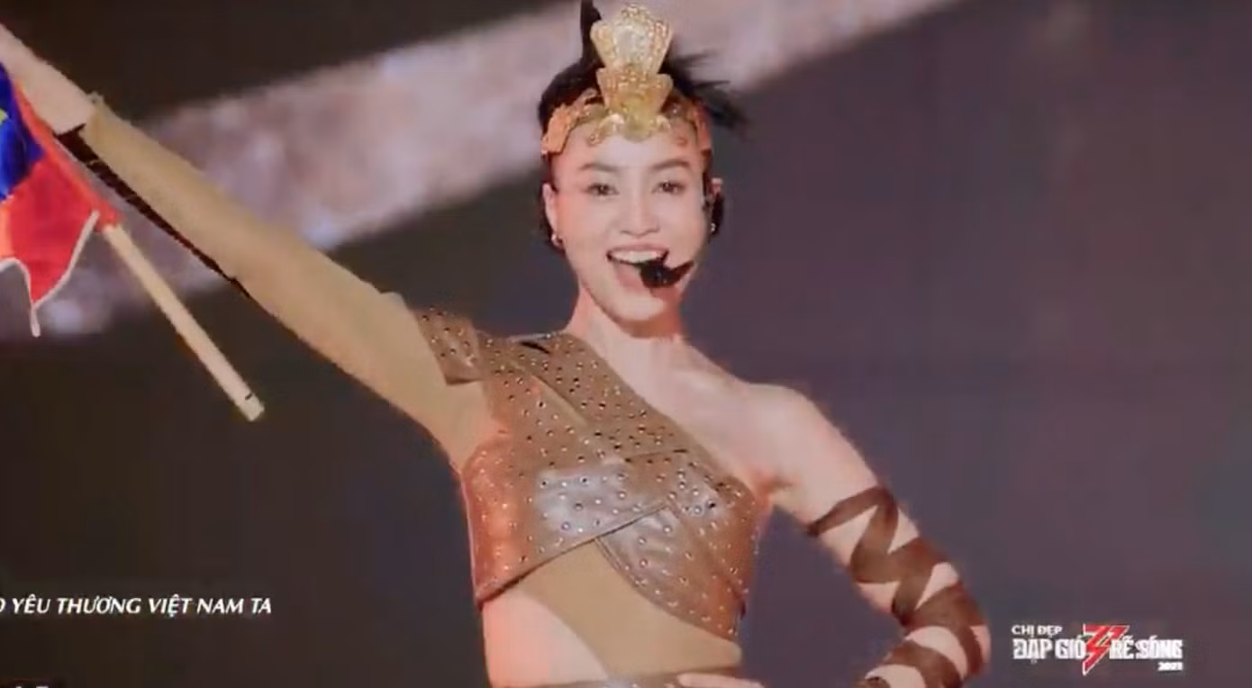 Màn trình diễn nhóm Trang Pháp. Màn trình diễn nhóm Trang Pháp.