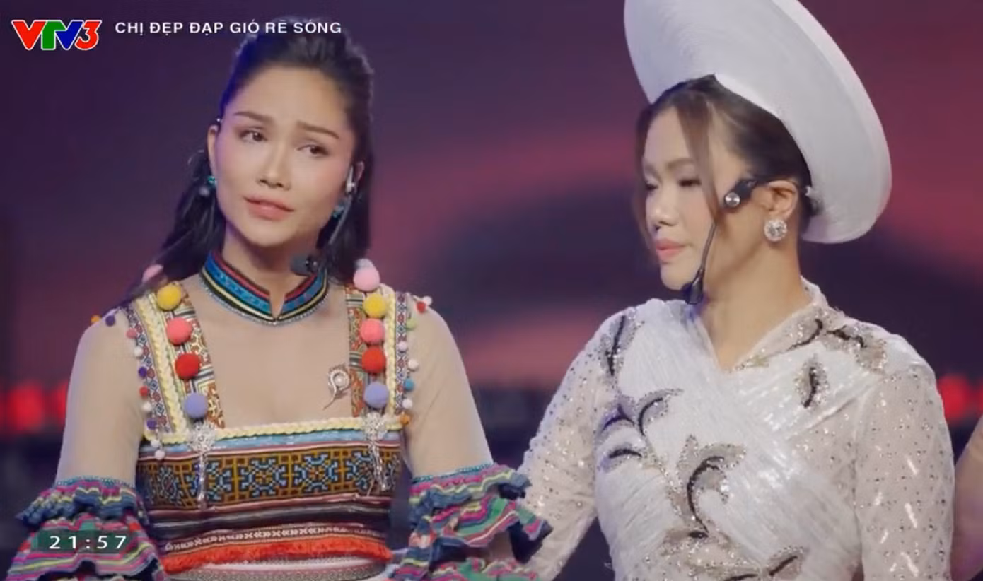 Sân khấu nhóm MLee. Sân khấu nhóm MLee.