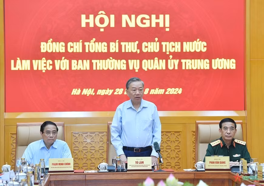 Tổng Bí thư, Chủ tịch nước Tô Lâm, Bí thư Quân ủy Trung ương phát biểu tại hội nghị.