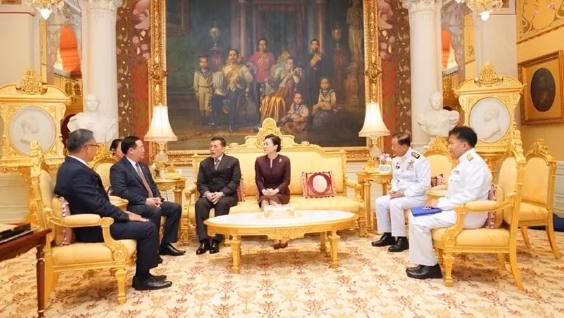 Chủ tịch Quốc hội Vương Đình Huệ đã hội kiến Nhà vua Maha Vajiralongkorn và Hoàng hậu Thái Lan. (Ảnh: TTXVN phát) Chủ tịch Quốc hội Vương Đình Huệ đã hội kiến Nhà vua Maha Vajiralongkorn và Hoàng hậu Thái Lan. (Ảnh: TTXVN phát)
