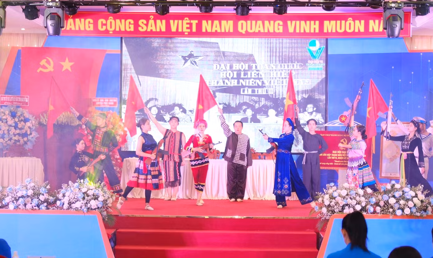 Tiết mục văn nghệ chào mừng Đại hội Hội LHTN Việt Nam huyện Phú Giáo.