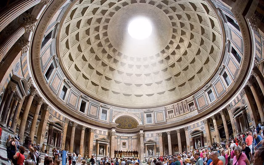 "Mặt trời" hiện trong tòa nhà Pantheon, Rôma là một trong những tòa nhà đẹp nhất thế giới.