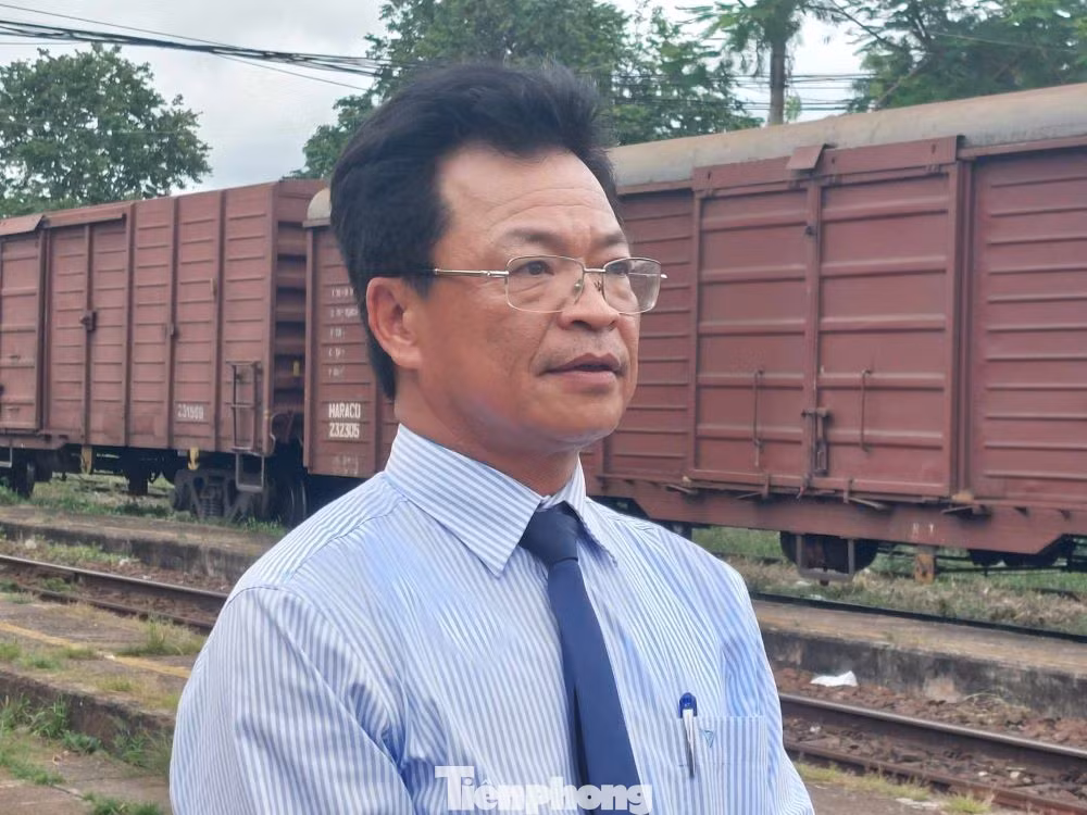 Ông Đặng Sỹ Mạnh – Chủ tịch Hội đồng thành viên Tổng công ty Đường sắt Việt Nam cho biết, sau chuyến tàu đầu tiên này, tổng công ty sẽ chỉ đạo các đơn vị thành viên, các công ty vận tải đường sắt căn cứ nhu cầu thực tế, tổ chức tăng tần suất chạy tàu trên tuyến. Với việc tổ chức hoạt động liên vận quốc tế tại ga Sóng Thần, thay vì phải vận chuyển hàng hóa đến các cảng biển tại TPHCM, Vũng Tàu để làm thủ tục xuất nhập khẩu, doanh nghiệp có thể làm thủ tục ngay tại ga, từ đó vận chuyển bằng đường sắt sang thị trường Trung Quốc đến Nga, Liên minh châu Âu (EU)… rút ngắn được thời gian vận chuyển bằng 2/3 so với đường biển truyền thống.