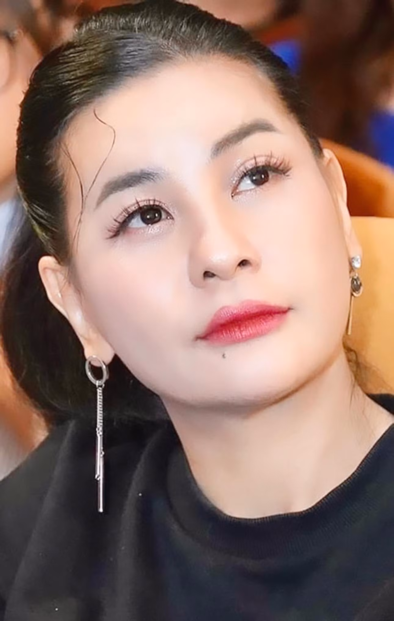 Cát Phượng bị chỉ trích vì hành xử vội vàng, thiếu cân nhắc giữa ồn ào Nam Thư bị tố là người thứ ba.