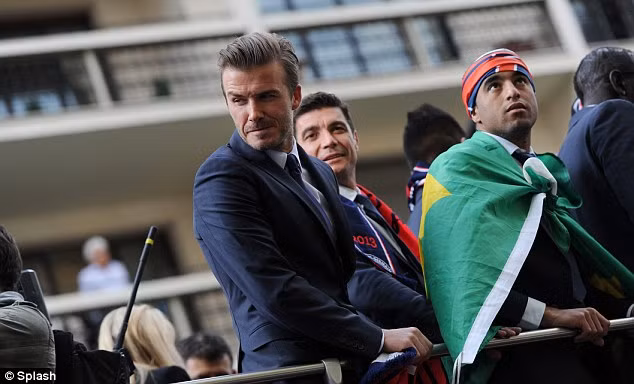 David Beckham quyết định giã từ sân cỏ sau khi cùng PSG đăng quang Ligue 1