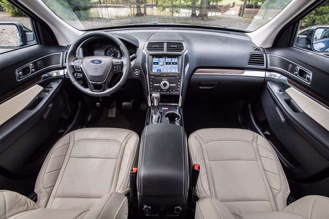 Khách hàng phản ánh Ford Explorer bị rò rỉ khí độc hại vào cabin ảnh 1