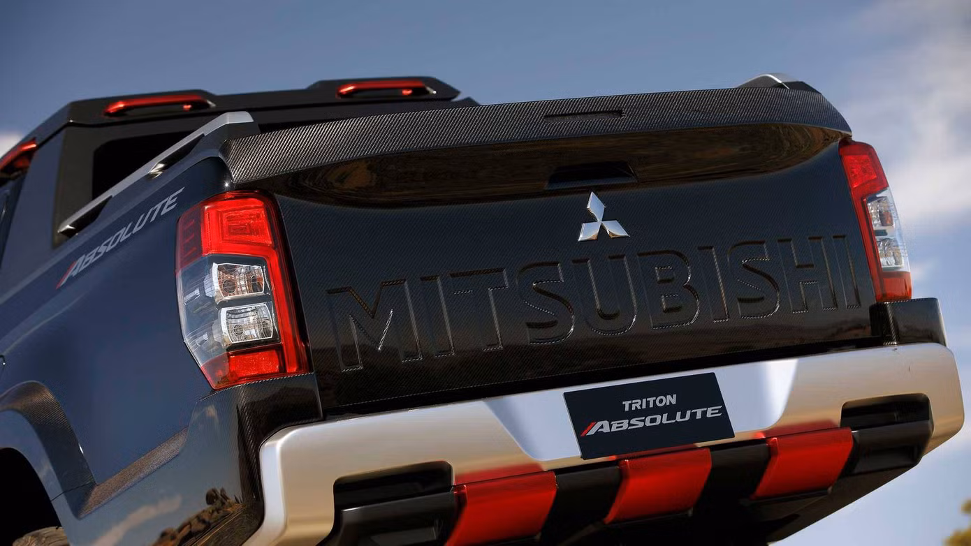 Ford Ranger Raptor sắp có đối thủ từ Mitsubishi? ảnh 3