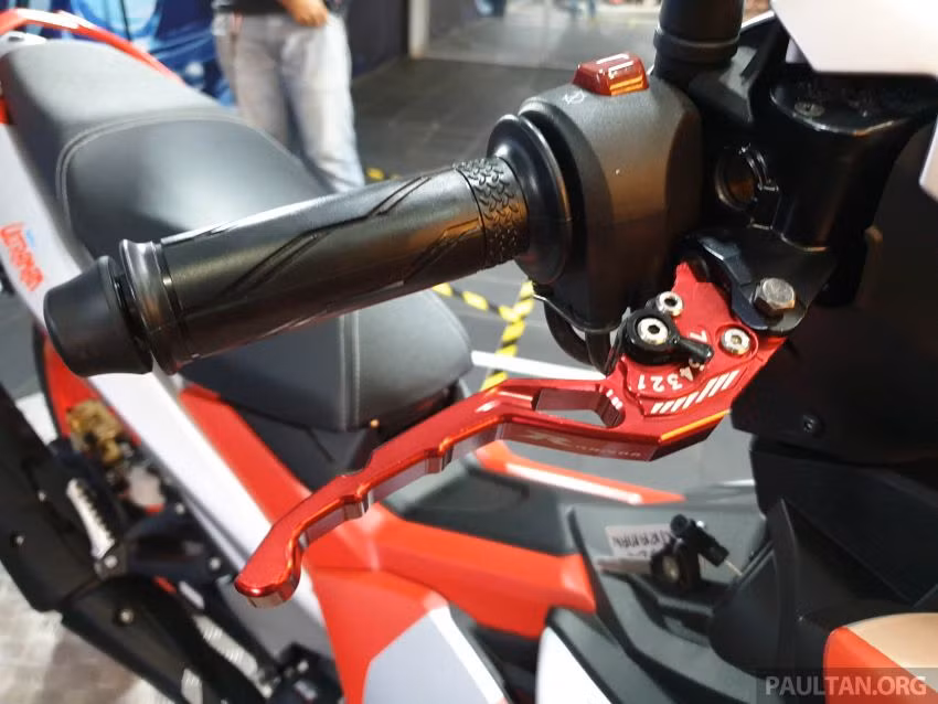 Exciter 2019 bản Ultraman có giá hơn 71 triệu đồng ở Malaysia ảnh 5