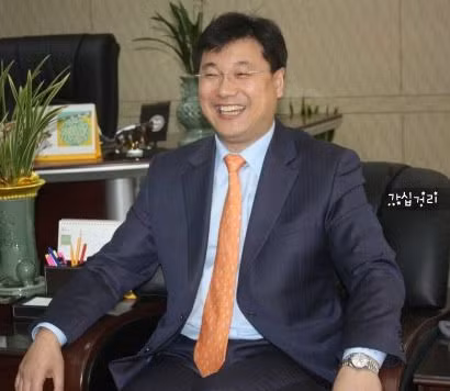 Bố dượng của Lee Da In
