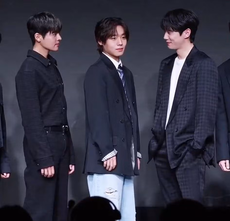+1 bức hình cho netizen nảy "1001" kịch bản khi Ryeon (vai Park Hoo Min) cũng là một nhân tố nặng ký sẽ được "đẩy thuyền" với Jihoon khi phim lên sóng.