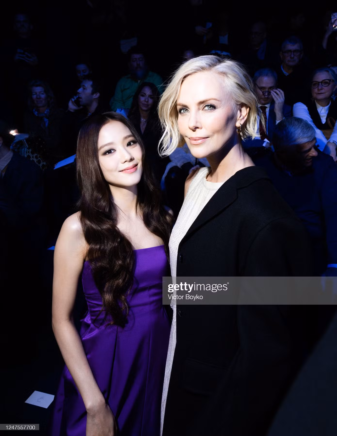 Chung khung hình với "đả nữ" hàng đầu Hollywood - Charlie Theron. Chung khung hình với "đả nữ" hàng đầu Hollywood - Charlie Theron.