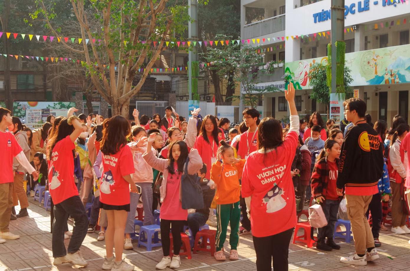 Các bạn học sinh của trường Tiểu học Thành Công B đã có một ngày vừa học vừa chơi cùng Ban tổ chức của Scribbles' Tour 2023.