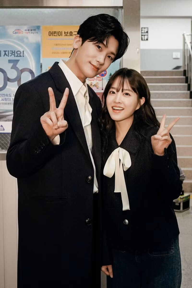 Park Hyung Sik và Park Bo Young mới tái ngộ với vai trò cameo trong Cô Nàng Mạnh Mẽ Gang Nam Soon, phản ứng hóa học vẫn ngọt ngào bùng nổ như năm nào.