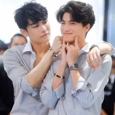 MewGulf từng là "cặp đôi huyền thoại" trong lòng fan boylove nhưng lại "đắm thuyền" bởi chính phát ngôn của Mew. MewGulf từng là "cặp đôi huyền thoại" trong lòng fan boylove nhưng lại "đắm thuyền" bởi chính phát ngôn của Mew.
