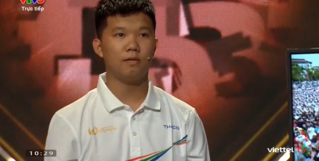 Thời điểm giành quyền trả lời, Xuân Mạnh đang có 190 điểm - cao thứ nhì đoàn leo núi.