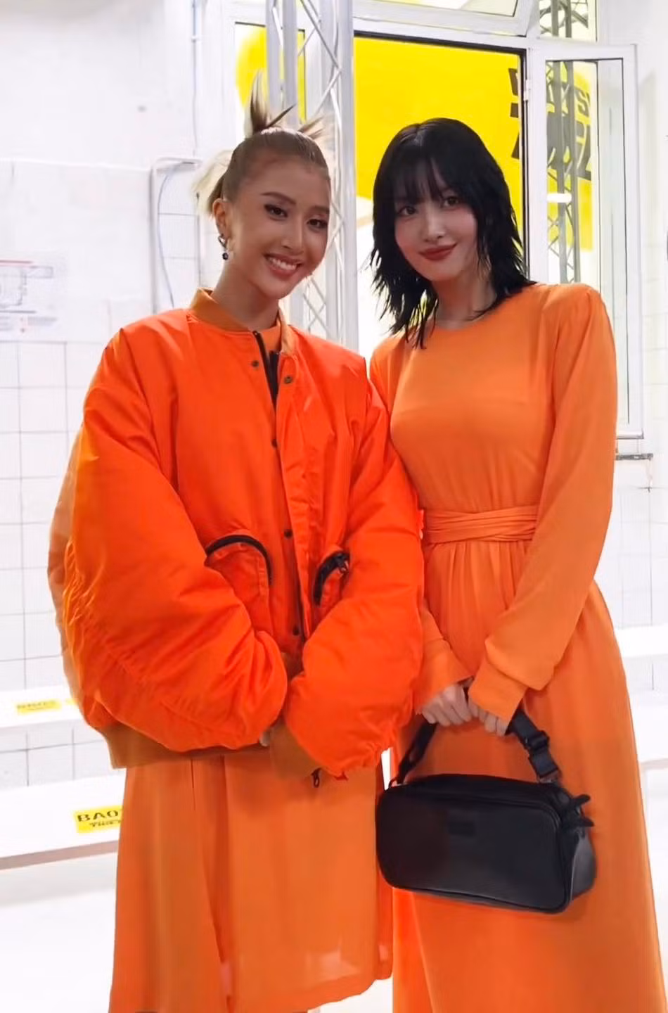 Khoảnh khắc Momo và Quỳnh Anh Shyn nhân đôi visual khiến cư dân mạng Việt "rần rần".