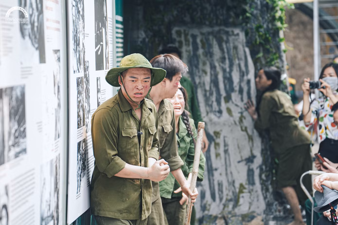 Trưng bày “Khúc ca hòa bình” ra mắt từ ngày 23/4 và kéo dài tới ngày 31/5 ở Nhà tù Hỏa Lò. - Ảnh: Di tích Nhà tù Hỏa Lò - Hoa Lo Prison Relic Trưng bày “Khúc ca hòa bình” ra mắt từ ngày 23/4 và kéo dài tới ngày 31/5 ở Nhà tù Hỏa Lò. - Ảnh: Di tích Nhà tù Hỏa Lò - Hoa Lo Prison Relic