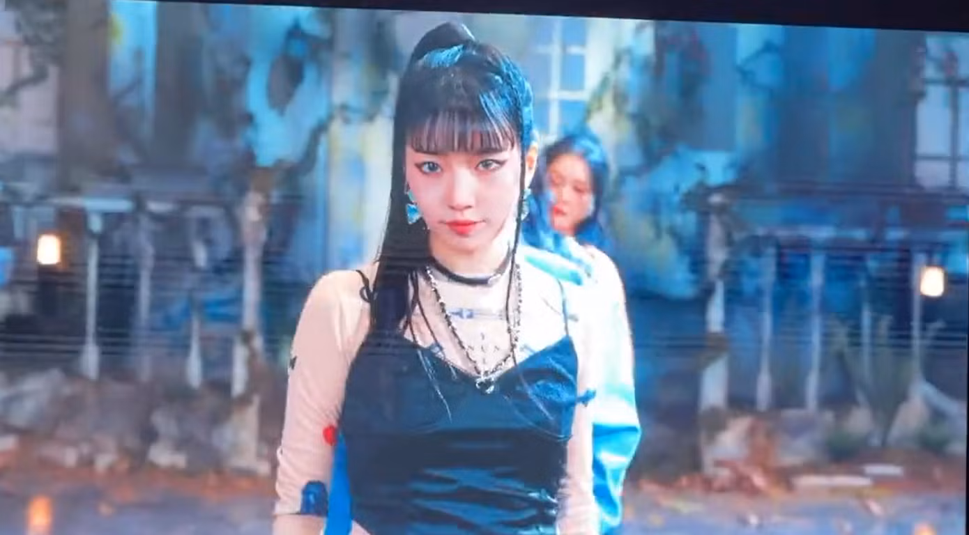 Suzy sáng bừng khung hình với khí chất "sinh ra để làm idol". Suzy sáng bừng khung hình với khí chất "sinh ra để làm idol".