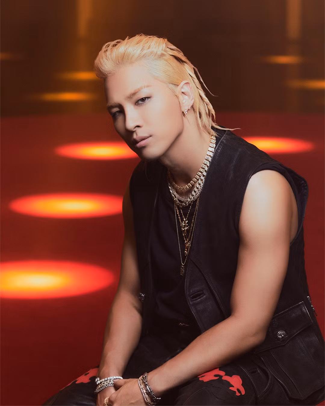 Trước đó, vào 9/12/2022, truyền thông Hàn đưa tin Jimin sẽ góp giọng trong album solo mới của Taeyang. Trước đó, vào 9/12/2022, truyền thông Hàn đưa tin Jimin sẽ góp giọng trong album solo mới của Taeyang.