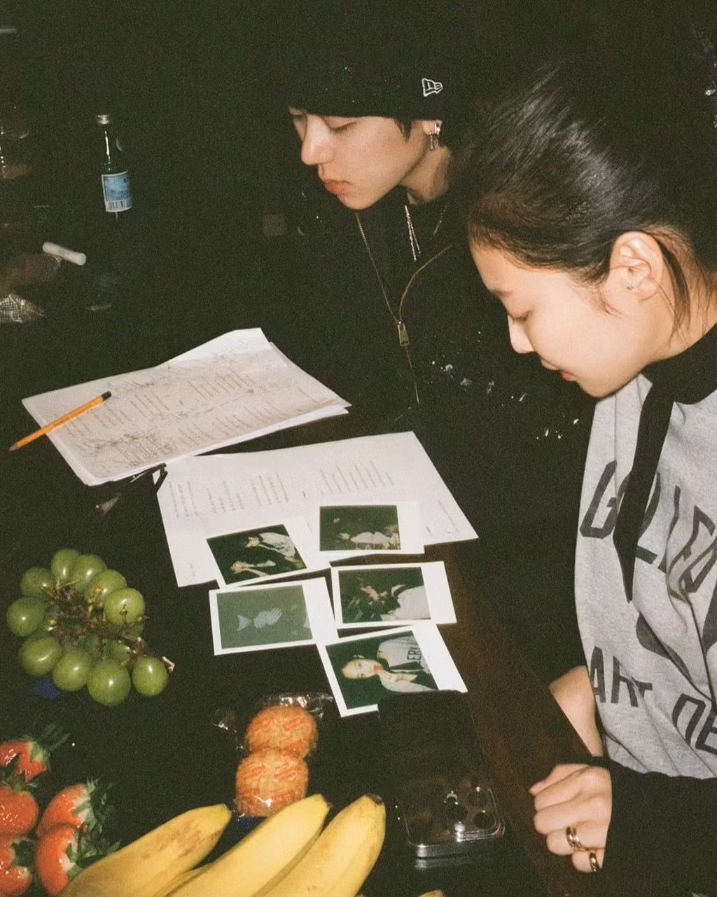 Những tấm ảnh polaroid chụp cùng nhau của Jennie và Zico.