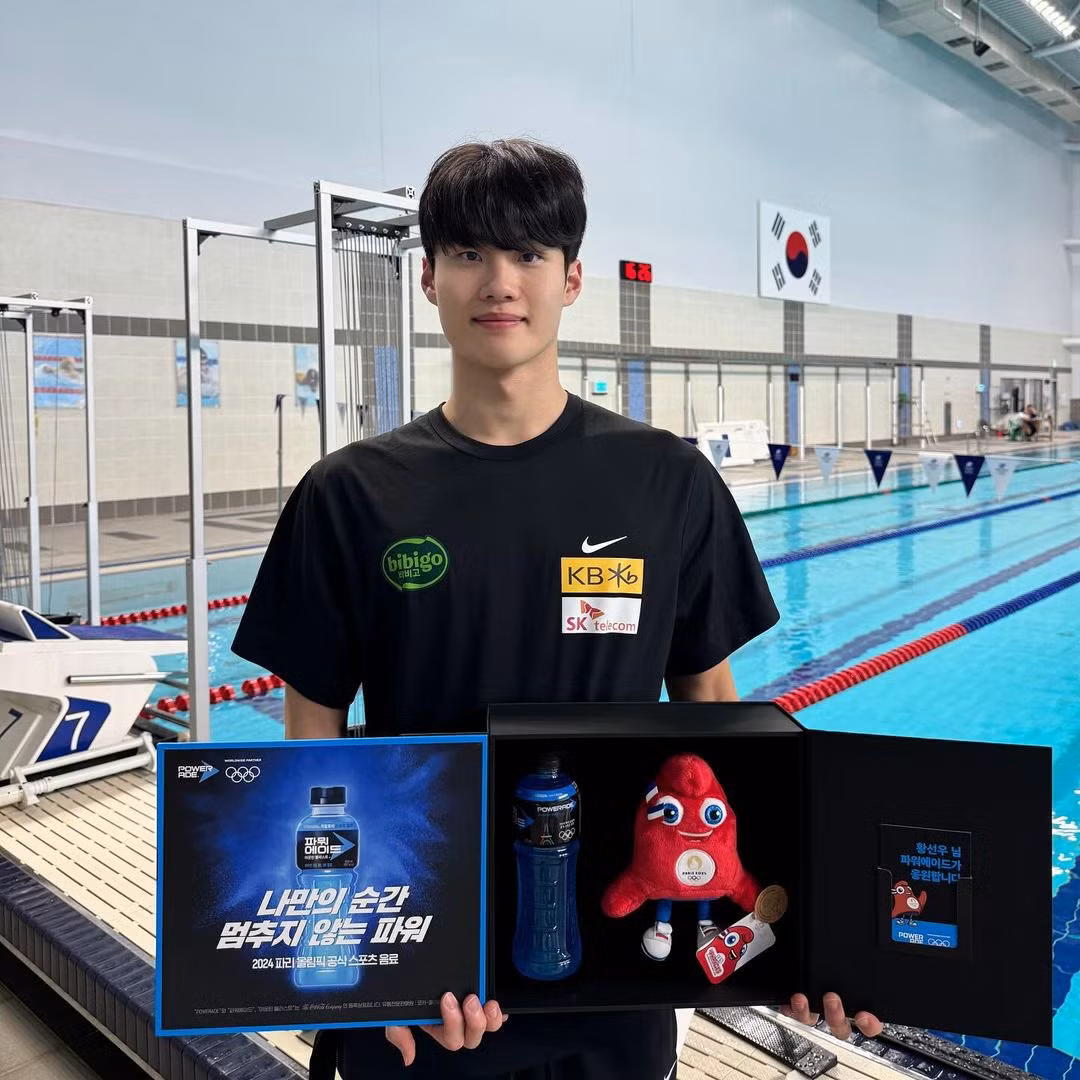 Hwang Sun Woo trùng tên đệm, lại là vận động viên bơi lội, ngoại hình cũng cao lớn, điển trai nên được nhiều cư dân mạng gọi là "phiên bản sống" ở dòng thời gian không bị chấn thương của Ryu Sun Jae.