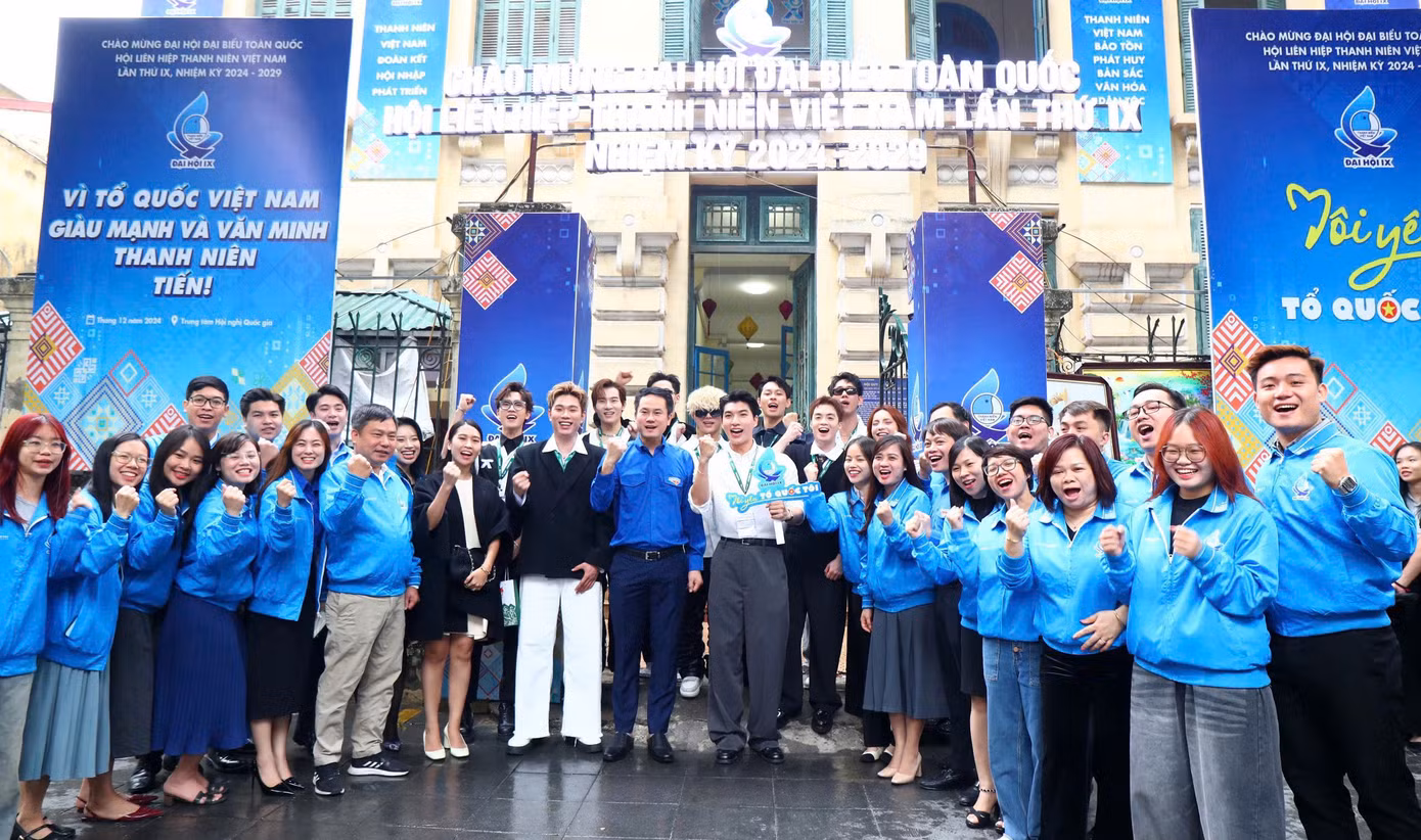 Dự chương trình, có anh Nguyễn Minh Triết - Bí thư Trung ương Đoàn, Chủ tịch T.Ư Hội SVVN, NSND Lan Hương, NSƯT Trịnh Mai Nguyên và dàn anh trai gồm Dương Domic, Quang Anh Rhyder, Hieuthuhai, Ali Hoàng Dương, Song Luân, Jsol, Negav, Hurrykng, Đỗ Phú Quí, Vũ Thịnh.