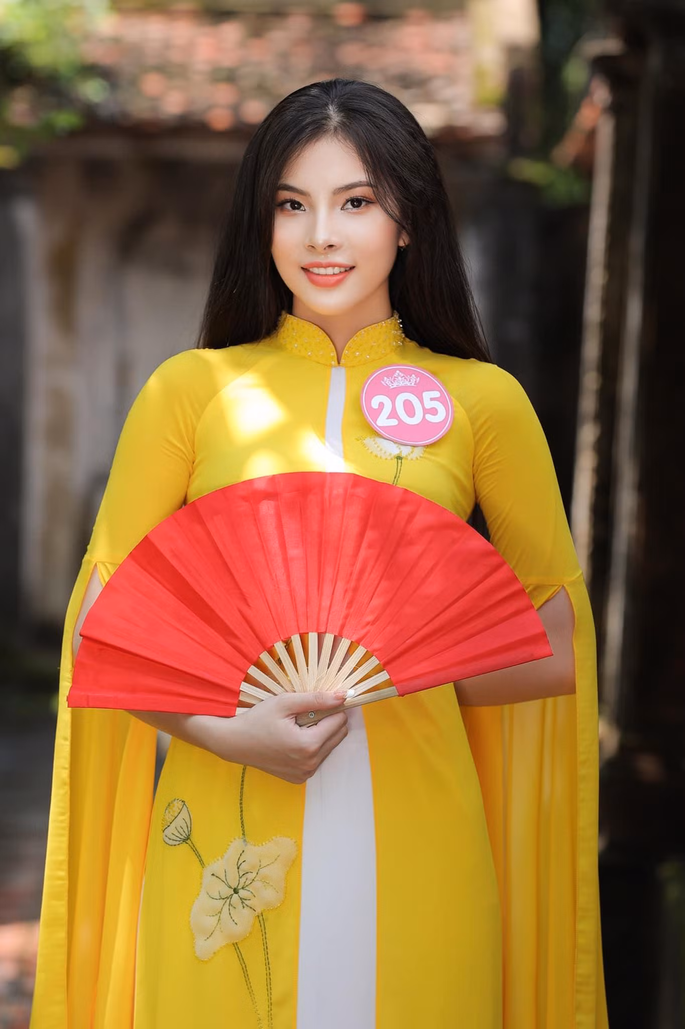 Người đẹp 2K4 cho biết kinh nghiệm từ cuộc thi trước giúp cô học hỏi và hiểu cơ bản về những cuộc thi sắc đẹp, từ đó có được sự chuẩn bị tốt nhất và kĩ càng hơn khi "chinh chiến" tại Hoa hậu Việt Nam 2022. Người đẹp 2K4 cho biết kinh nghiệm từ cuộc thi trước giúp cô học hỏi và hiểu cơ bản về những cuộc thi sắc đẹp, từ đó có được sự chuẩn bị tốt nhất và kĩ càng hơn khi "chinh chiến" tại Hoa hậu Việt Nam 2022.