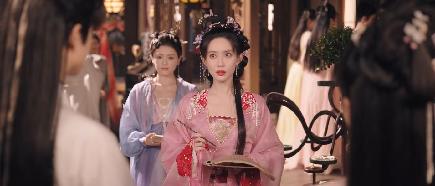 2 cameo Mạnh Tử Nghĩa và Đinh Vũ Hề mới xuất hiện lướt qua nhưng vẫn gây ấn tượng. Có tin đồn nhân vật do cả hai đảm nhận - Trương Chính và Thanh Mộc Viện sẽ có love-line, chi tiết này vốn không có trong nguyên tác.