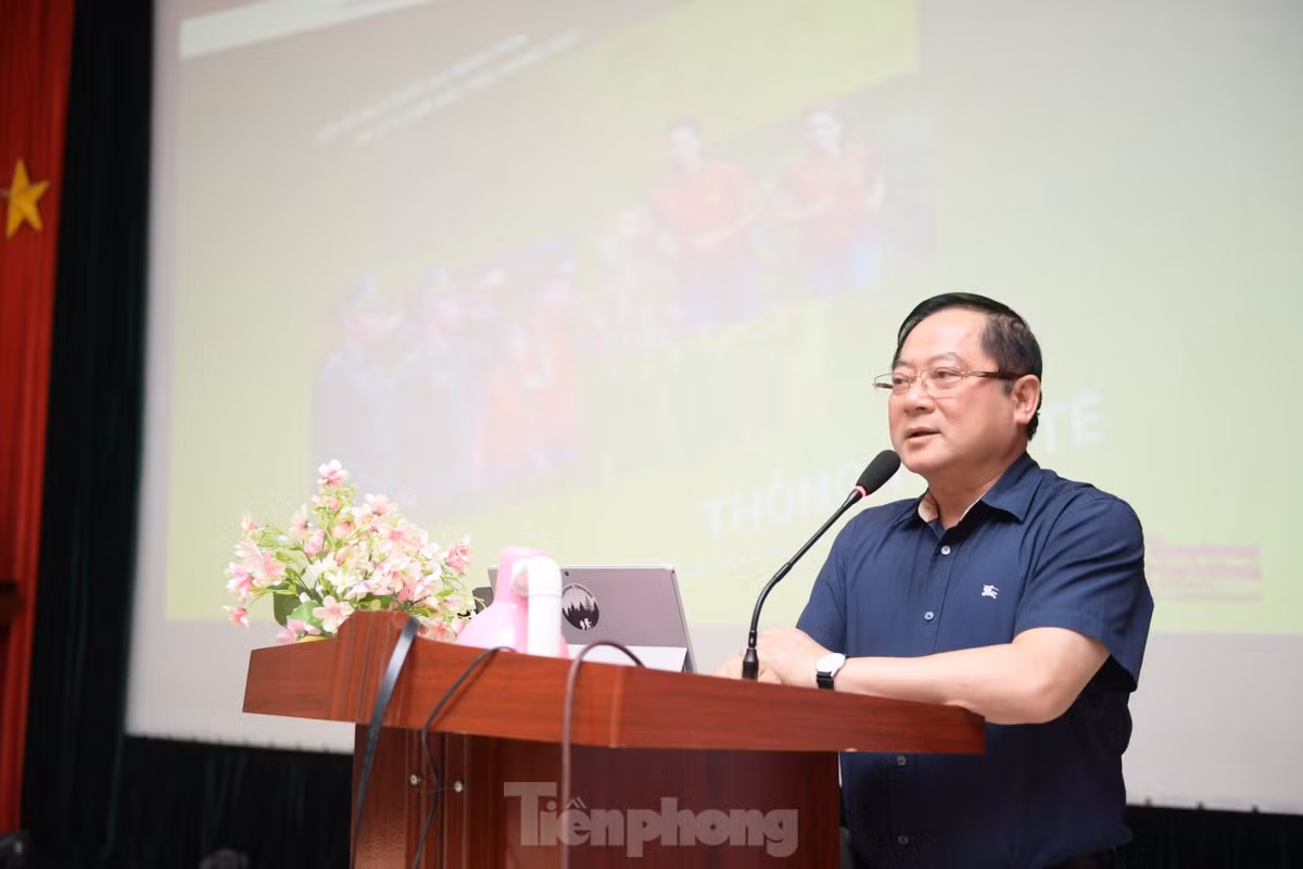 Nhà báo Lê Xuân Sơn gửi lời cám ơn tới các cán bộ y tế, tình nguyện viên tham gia đảm bảo y tế phục vụ giải đấu. Nhà báo Lê Xuân Sơn gửi lời cám ơn tới các cán bộ y tế, tình nguyện viên tham gia đảm bảo y tế phục vụ giải đấu.