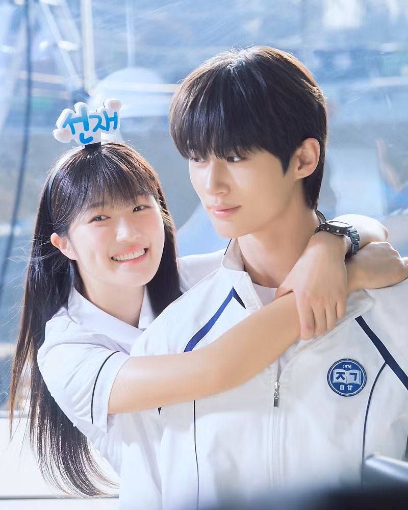 Khoảng cách chiều cao của "người khổng lồ" Byeon Woo Seok và "bé hạt tiêu" Kim Hye Yoon từng viral trước khi phim lên sóng.
