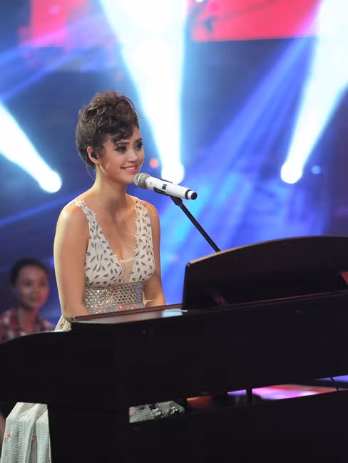 Á quân The Voice US - Dia Frampton