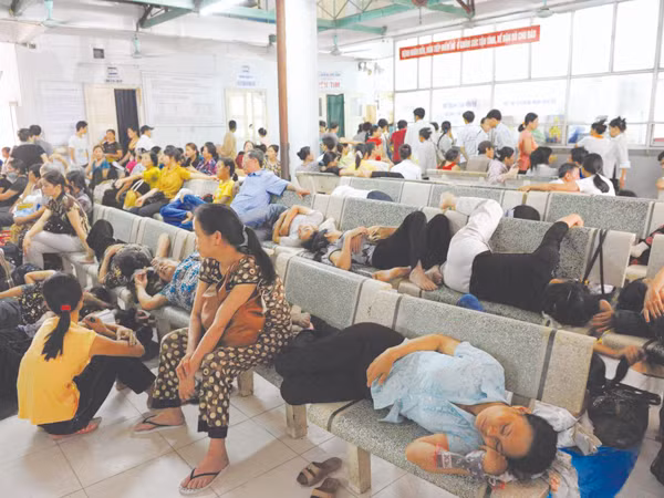 Tham nhũng đã len lỏi vào mọi ngõ ngách, kể cả bệnh viện nơi bác sĩ được tôn vinh như từ mẫu Ảnh: Hồng Vĩnh